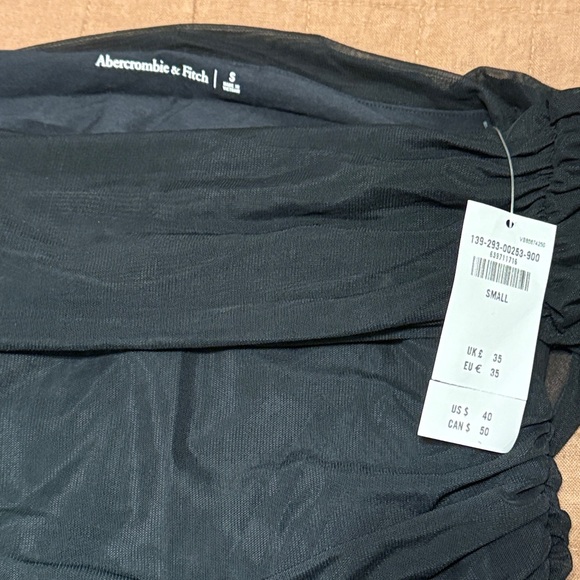 Abercrombie & Fitch Elegant Black Ruched Top - Picture 4 of 4